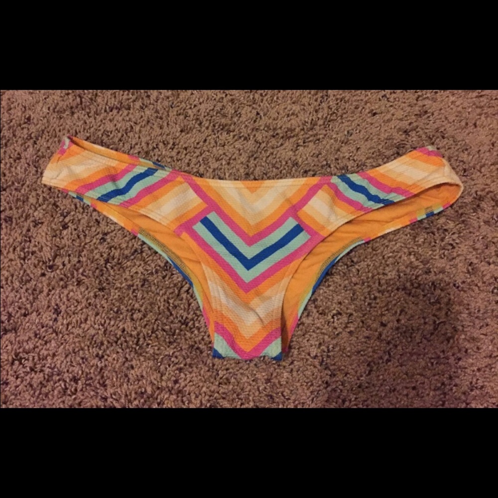 Rip Curl Bikini Top Nwt Freematchingbottom - image 3